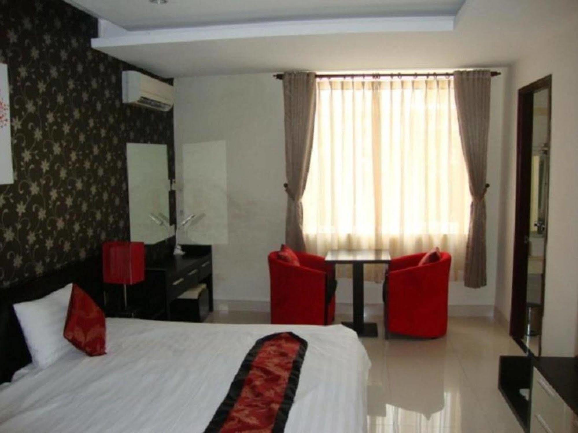 הו צ'י מין סיטי Trung Son Hotel מראה חיצוני תמונה